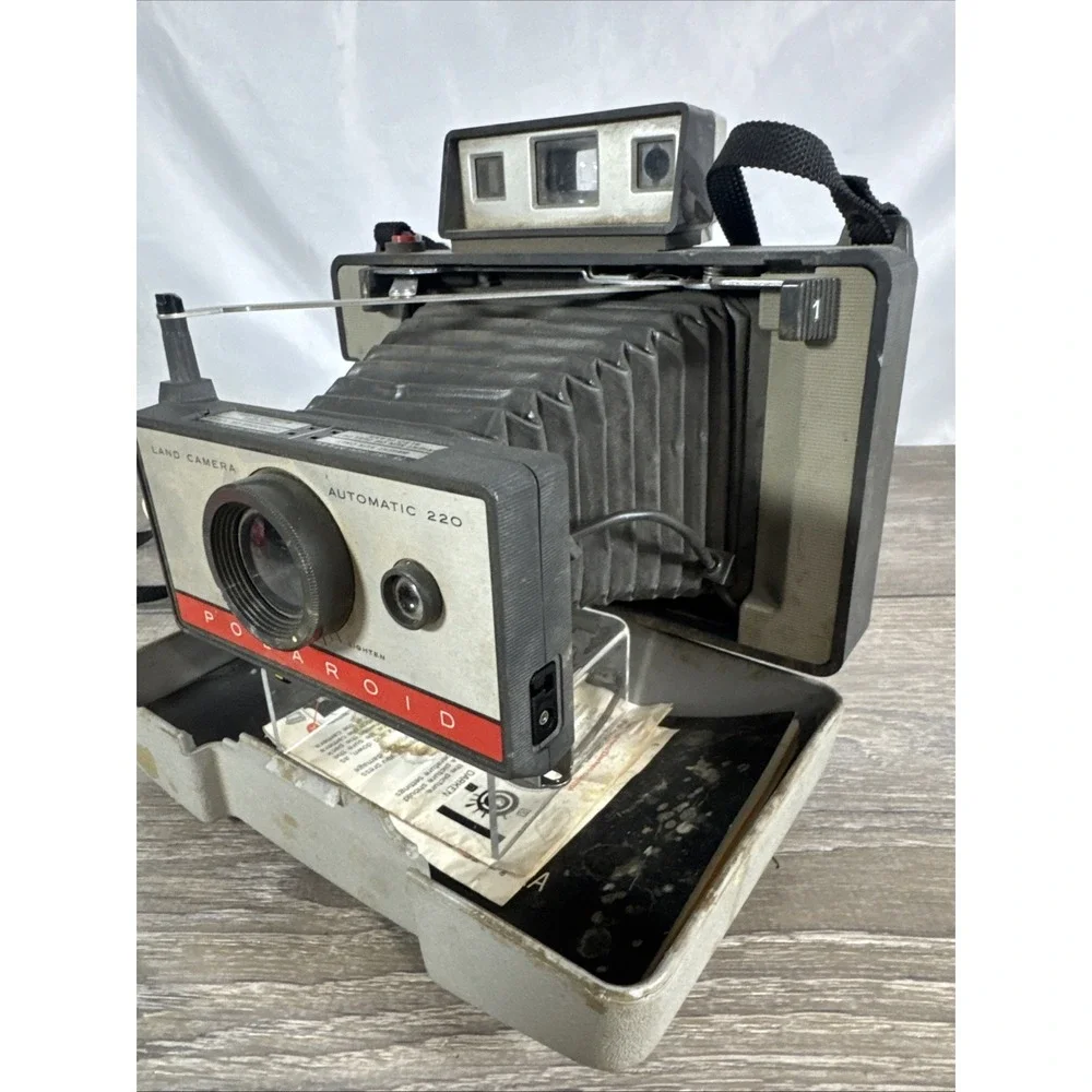 1960s Polaroid 220 Automatic Folding Bellows Instant Film Land Camera Untested